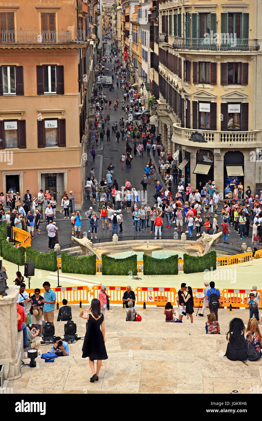 Piazza di spagna shopping fotografías e imágenes de alta resolución - Alamy