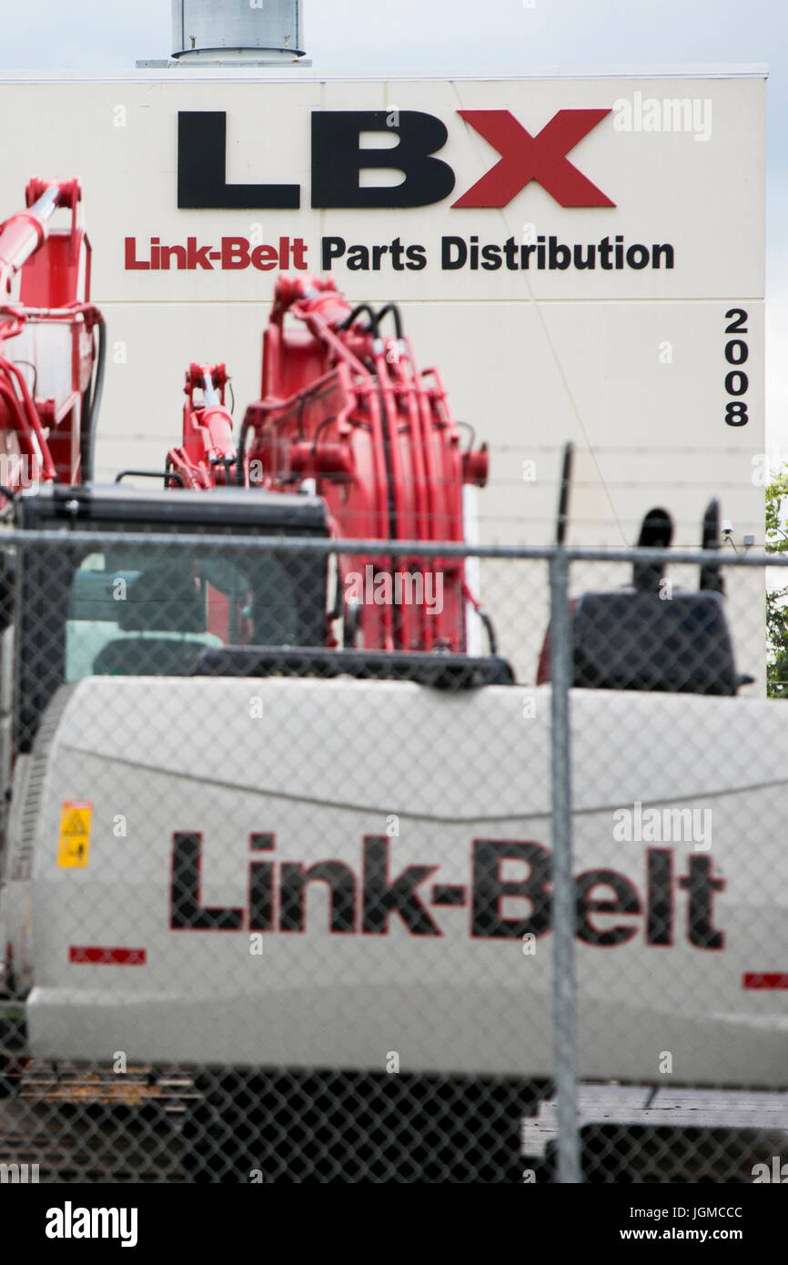 Un logotipo cartel fuera de una instalación ocupada por la empresa de equipos de construcción Link-Belt en Lexington, Kentucky, el 1 de julio de 2017. Foto de stock