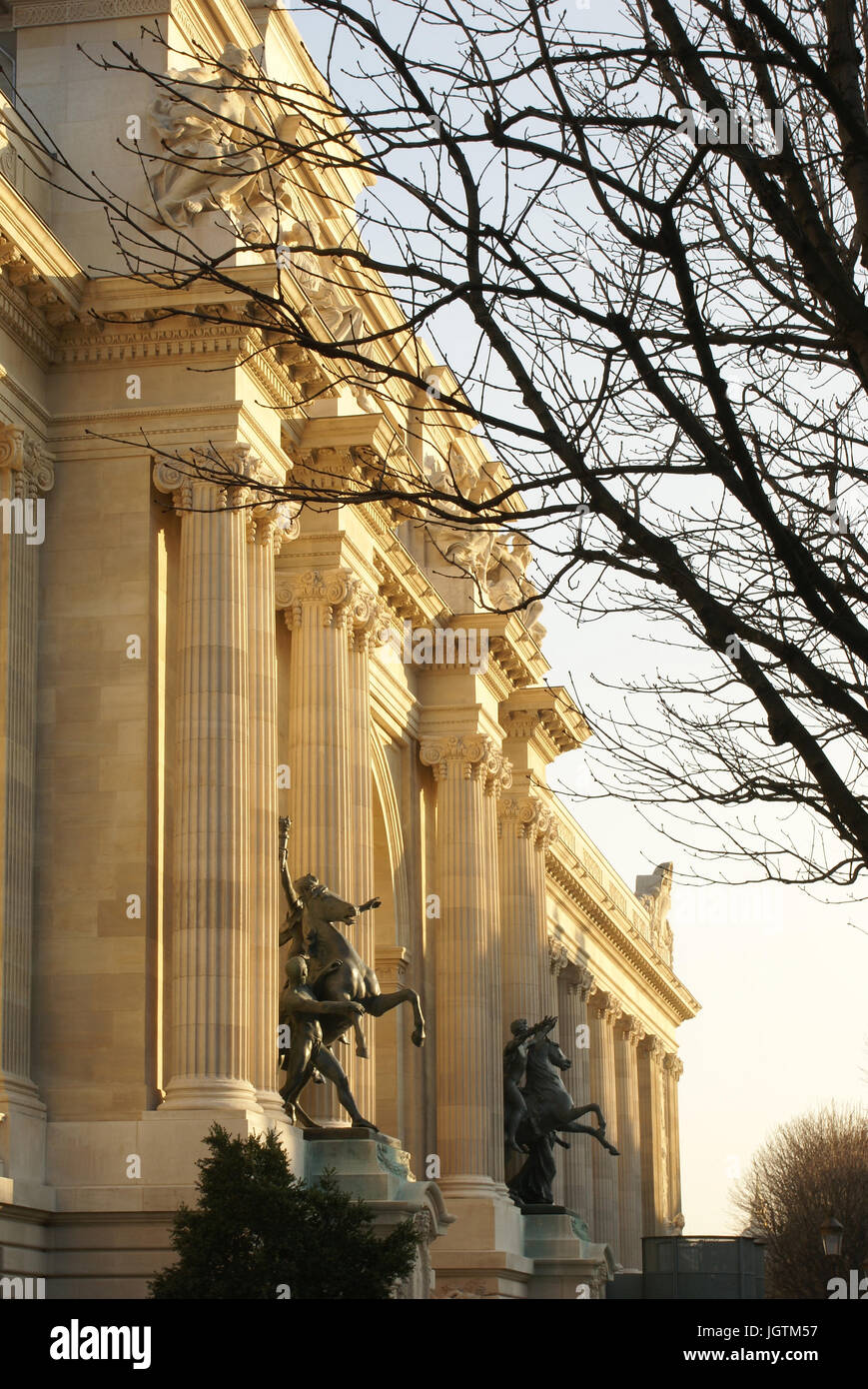 El Petit Palais, en la avenida Winston Churchill, 8° arrondissement, Ile-de-France, París, Francia Foto de stock