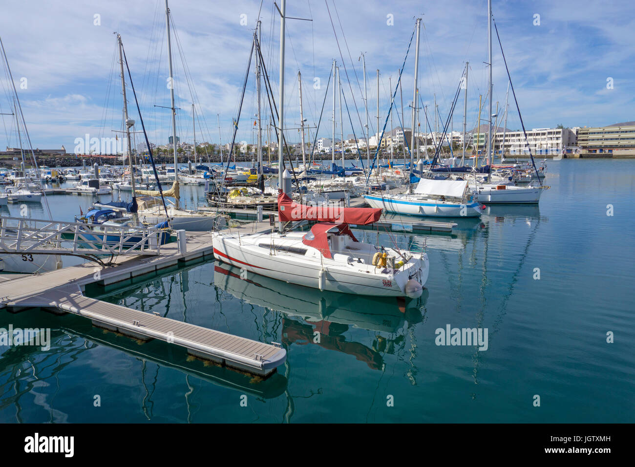 Atraque en Puerto de Naos, puerto deportivo en Arrecife, Lanzarote, España,  Islas Canarias, Europa Fotografía de stock - Alamy