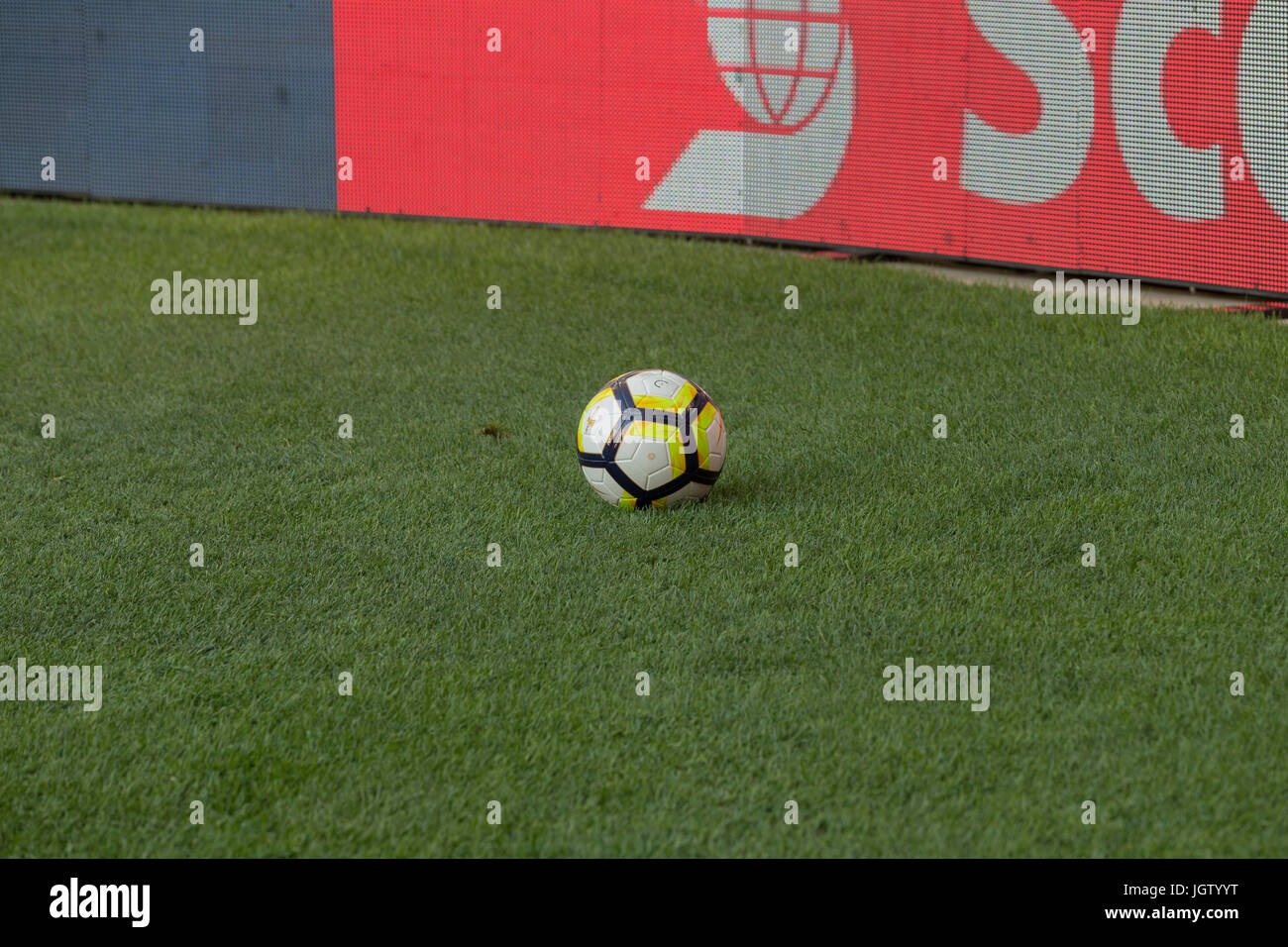 Harrison, NJ USA - Julio 7, 2017: oficial Nike balón de la Copa de Oro  CONCACAF en exhibición en el Red Bulls Arena Canadá ganó 4 - 2 Fotografía  de stock - Alamy