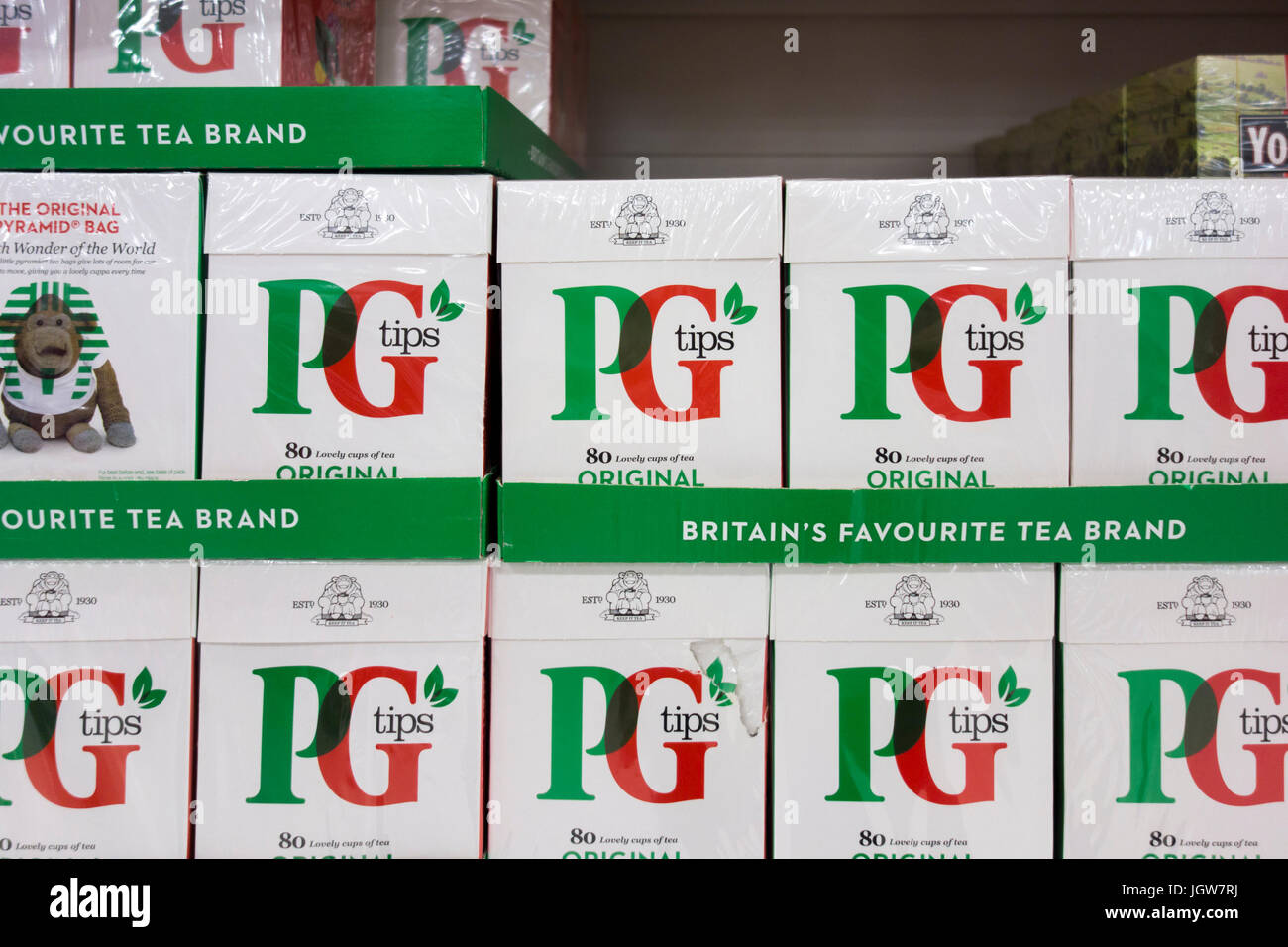 Packs de té PG Tips para la venta en un supermercado en el REINO UNIDO  Fotografía de stock - Alamy