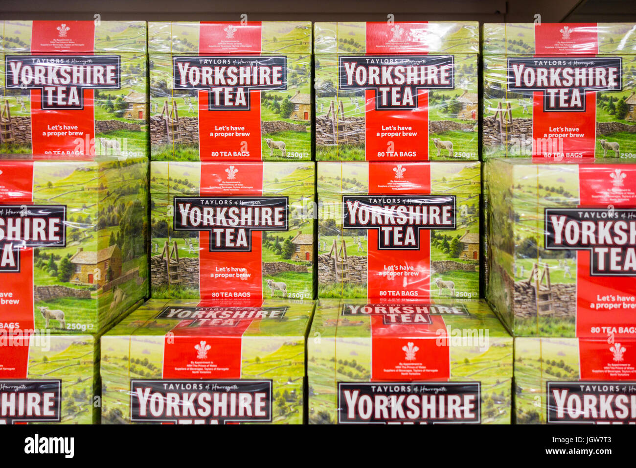 Packs de Té de Yorkshire para la venta en un supermercado en el REINO UNIDO Foto de stock