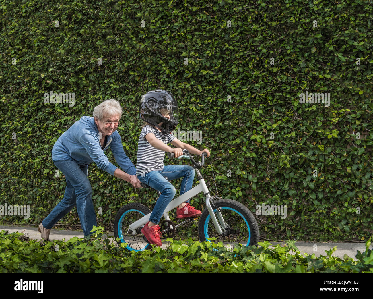 Hombre en bicicleta infantil: fotografía de stock © Nomadsoul1 #60340519