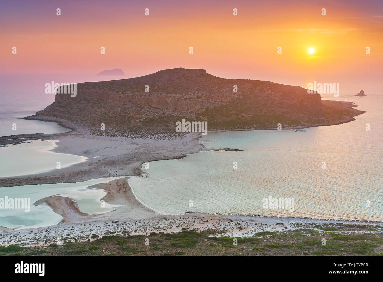 Atardecer en la playa de Balos, en la isla de Creta, Grecia Foto de stock