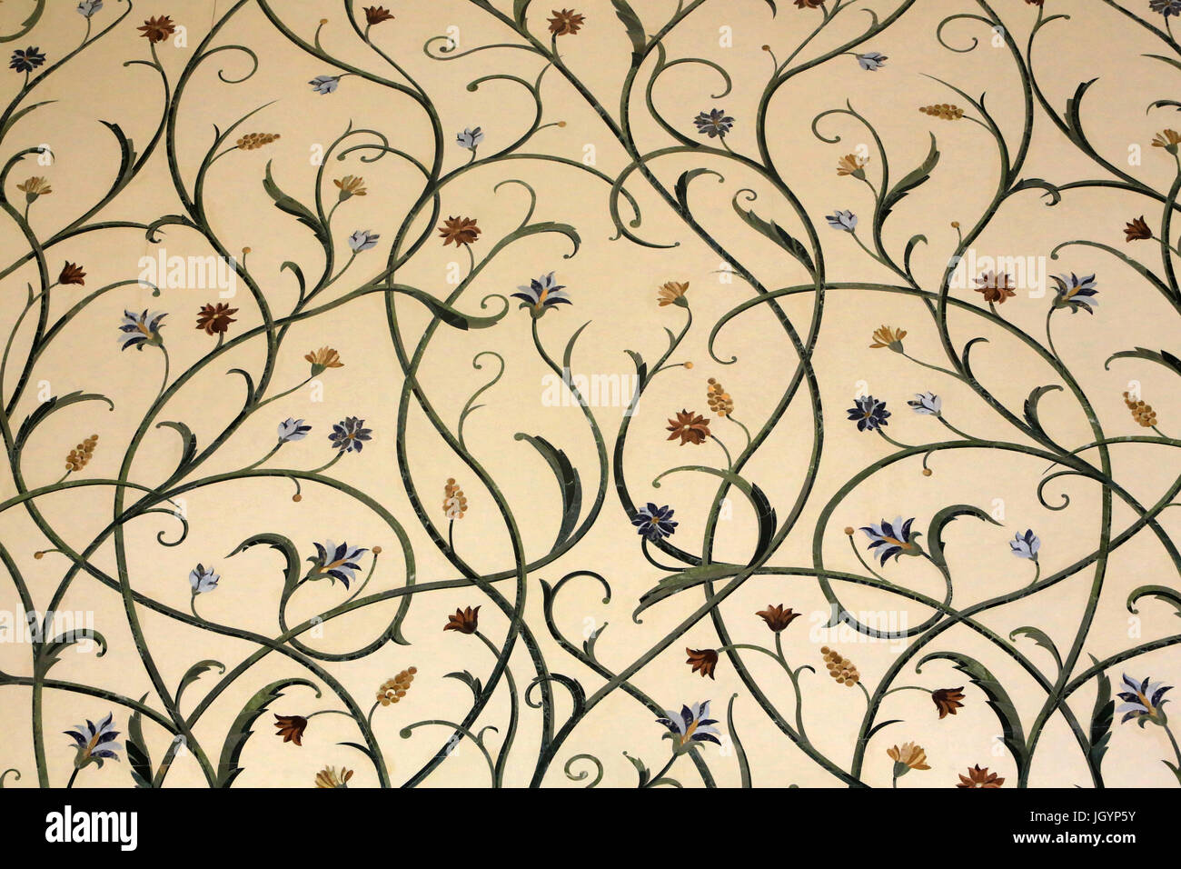 Patrón de flores. Miles de raras y piedras semi-preciosas, incrustadas en mármol, fueron utilizados para decorar la estructura. Mezquita de Sheikh Zayed. 1995. Emir Foto de stock