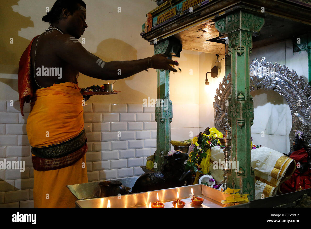 Celebración en el templo de Ganesh de París. Francia. Foto de stock