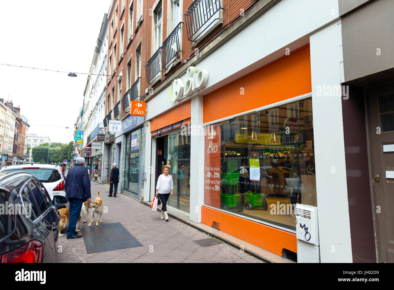 Carrefour Bio tienda frente en Lille, Francia Foto de stock