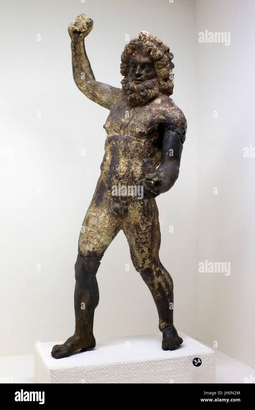 Júpiter. Estatuilla de bronce. Museo de la civilización galorromana Fourvire. Lyon. Francia. Foto de stock