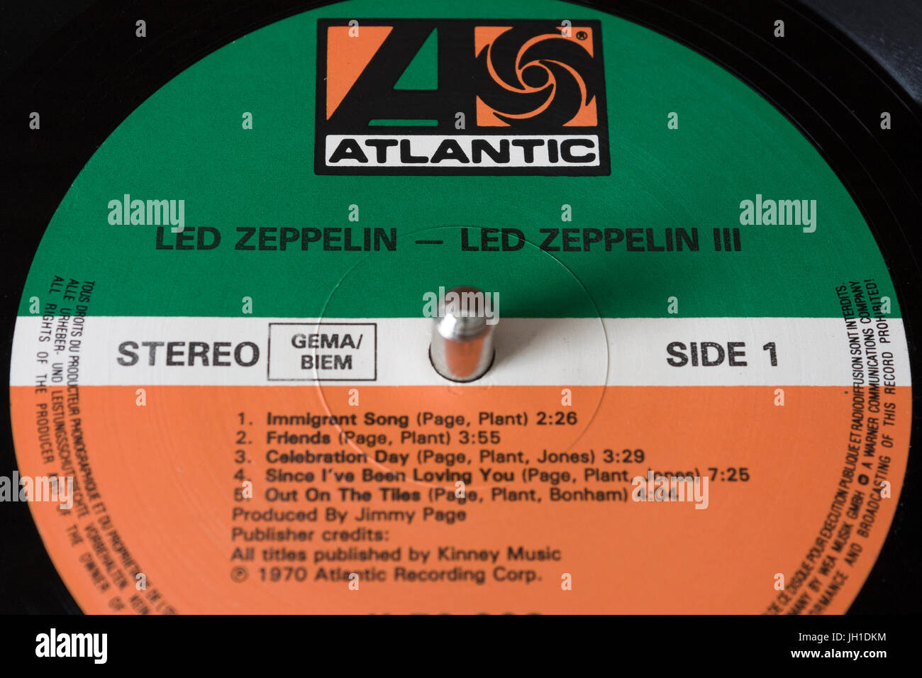 https://c8.alamy.com/compes/jh1dkm/led-zeppelin-disco-de-vinilo-etiqueta-led-zeppelin-iii-album-jh1dkm.jpg