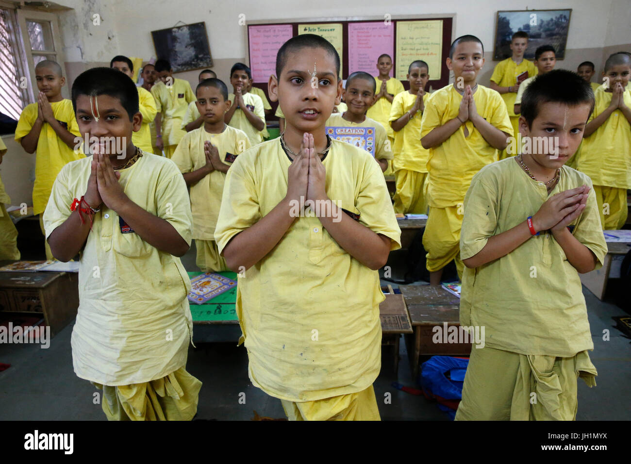 Bhaktivedanta Gurukula ubicadas a Radha-Krishna Templo ISKCON, Vrindavan, Uttar Pradesh. La India. Foto de stock