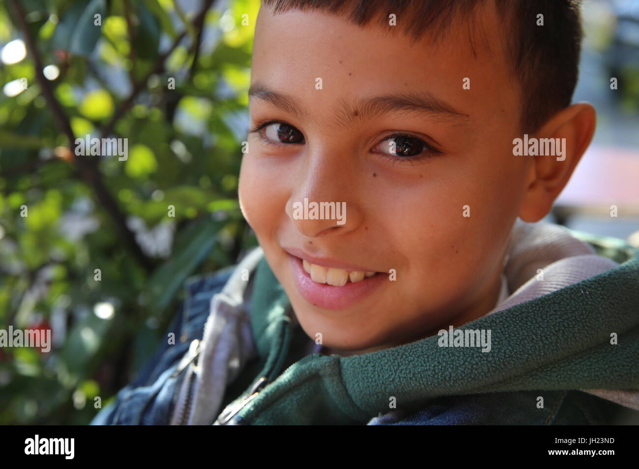 Niño de 11 años fotografías e imágenes de alta resolución - Alamy