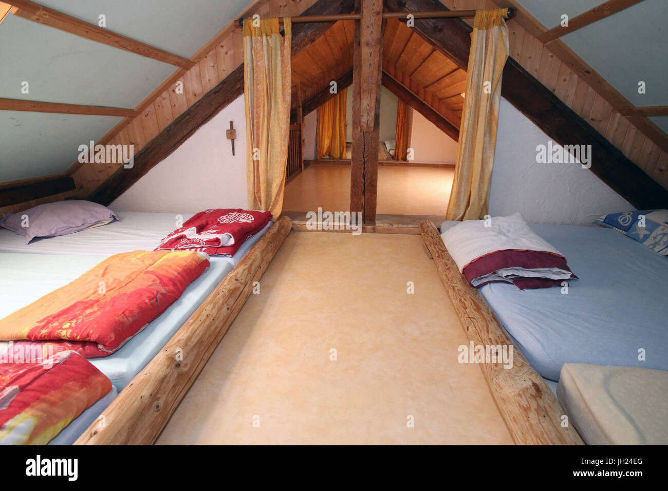 Cama y Desayuno. Dormitorio. Francia. Foto de stock