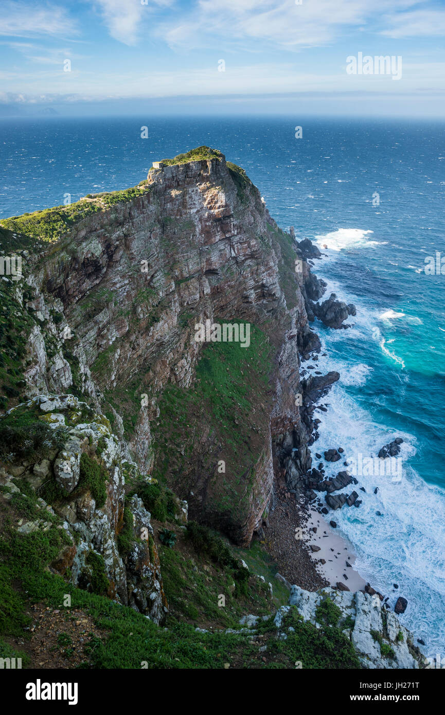 Acantilados rocosos en Cape Point, el Cabo de Buena Esperanza, Sudáfrica, África Foto de stock