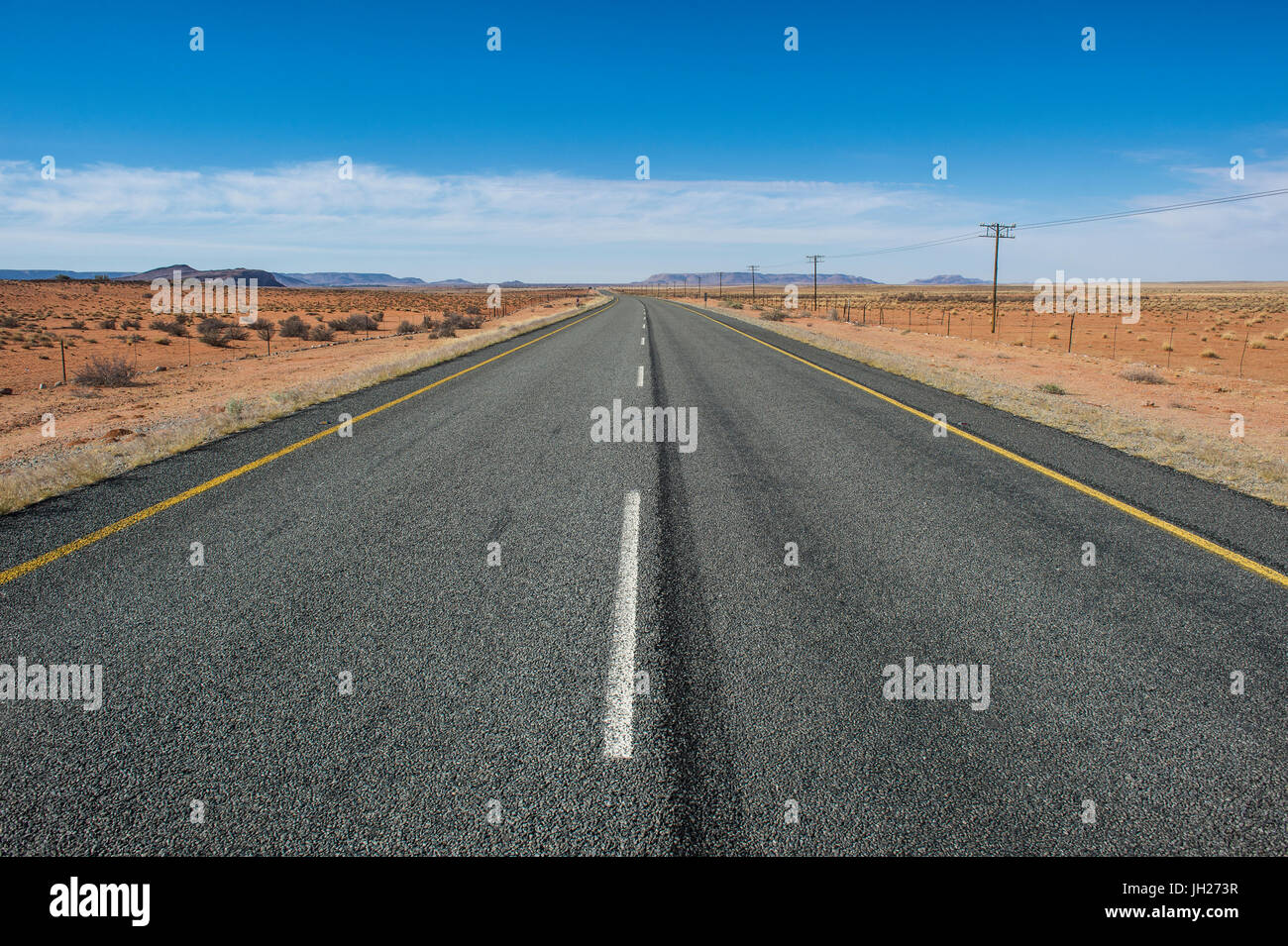 Carretera número 7 que conduce a Namibia, Sudáfrica, África Foto de stock