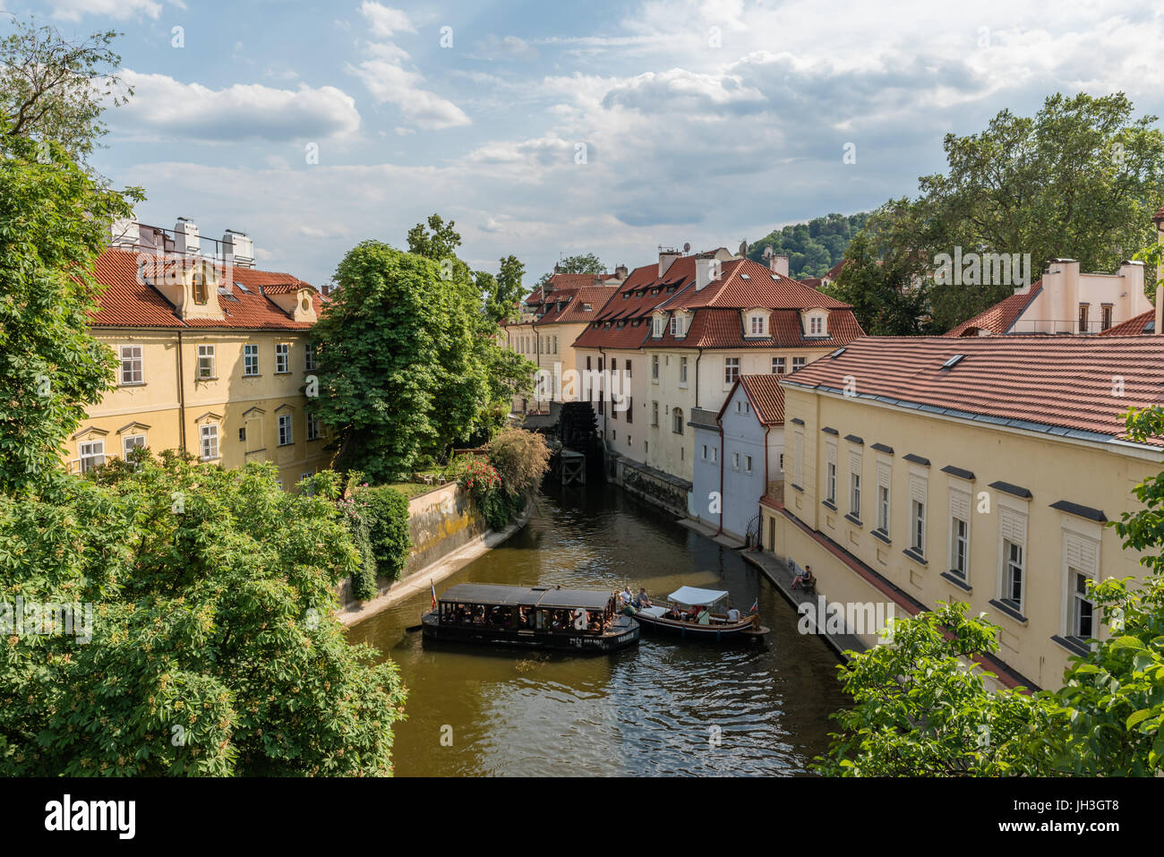 La isla Kampa y Chertovka en verano, Praga Fotografía de stock - Alamy