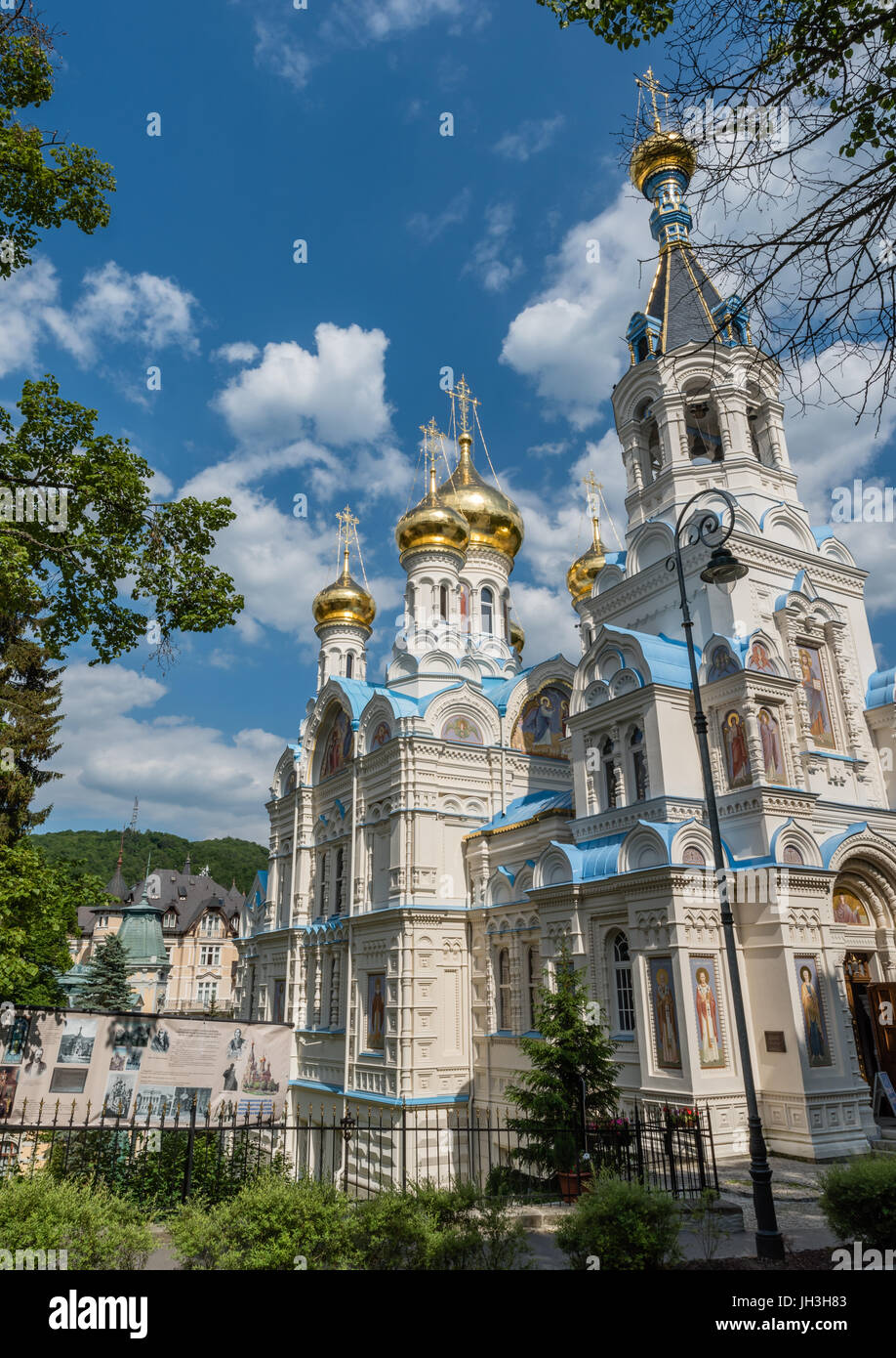 San Pedro y san Pablo, la Iglesia Ortodoxa Rusa en Karlovy Vary, República  Checa Fotografía de stock - Alamy