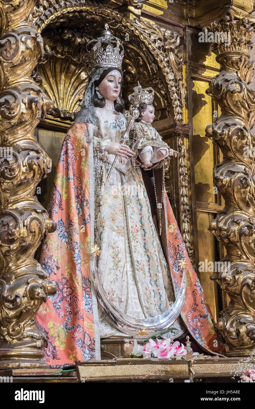 Iglesia de San Lorenzo, llamó Fernandina, detalle de la Iglesia de la Virgen de los Remedios, muy popular en Córdoba, Andalucía, España Fotografía de stock - Alamy Iglesia de San Lorenzo, llamó Fernandina, detalle de la Iglesia de la Virgen de los Remedios, muy popular en Córdoba, Andalucía, España Fotografía de stock - Alamy