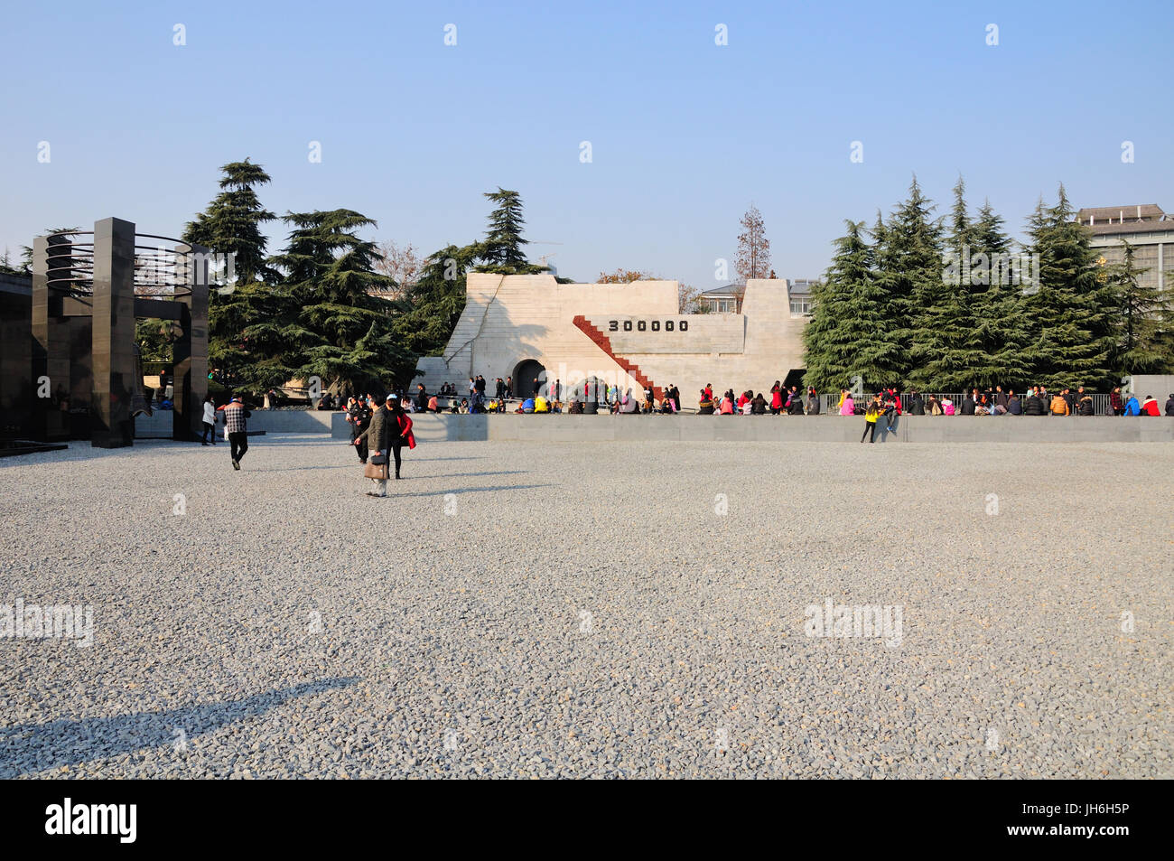 A partir del 3 de enero de 2015. Nanjing, China. Los visitantes chinos visitando el museo de sitio y Masacre de Nanjing en Nanjing, China, ubicado en la provincia de Jiangsu. Foto de stock