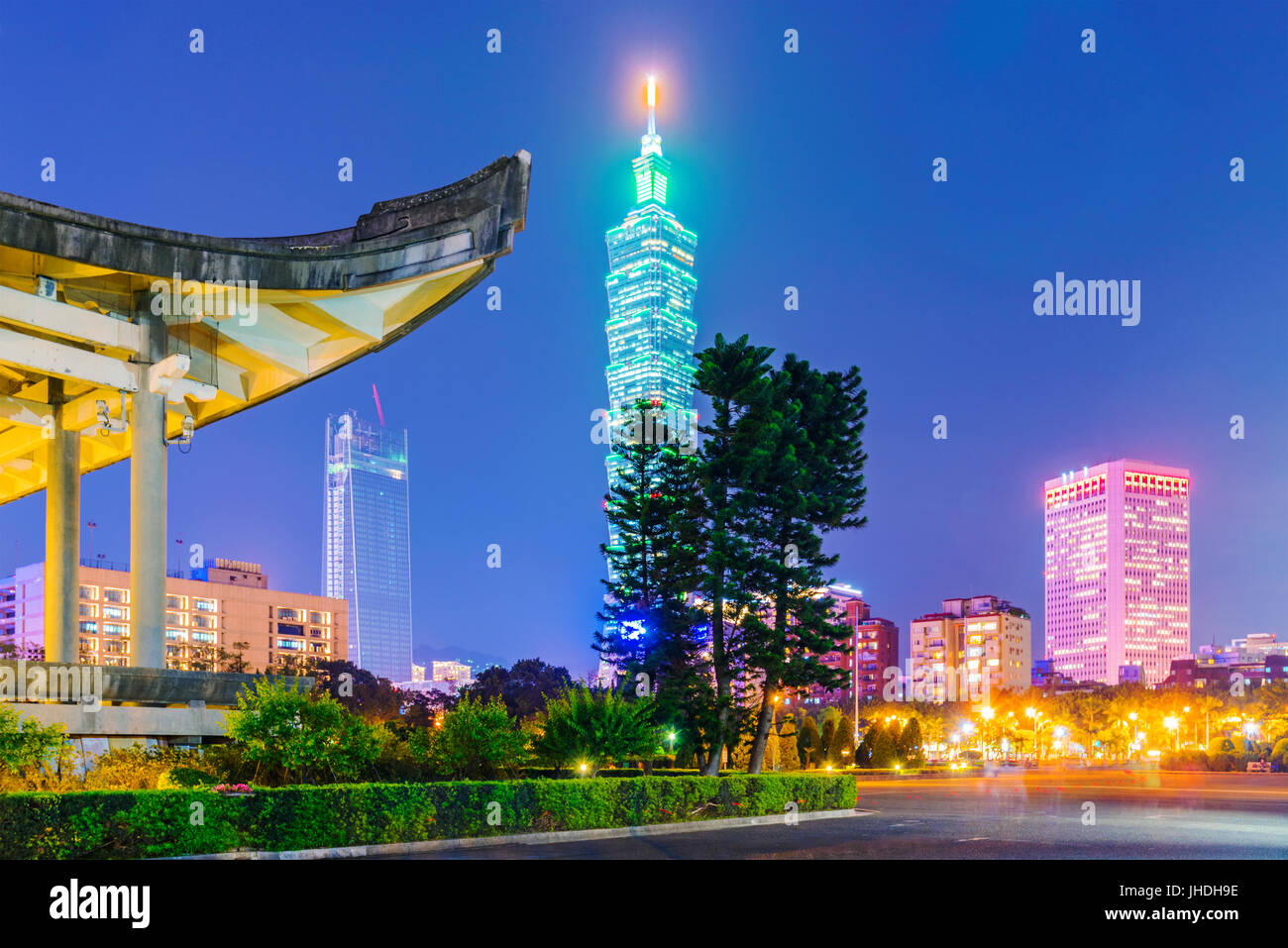 TAIPEI, Taiwán 20 de abril Esta es una vista del edificio Taipei 101 que es un famoso TAIPEI, Taiwán 20 de abril Esta es una vista del edificio Taipei 101 que es un famoso