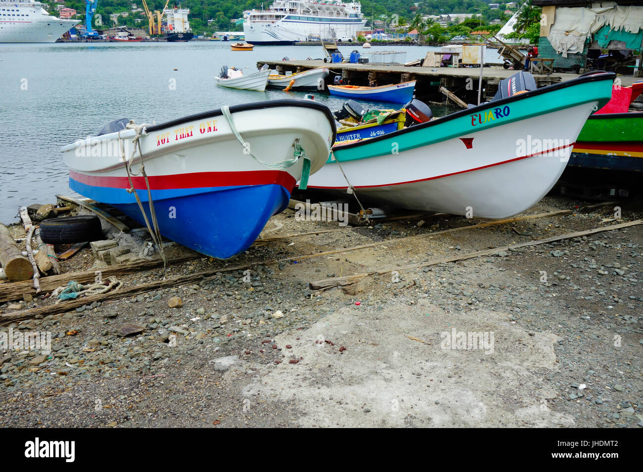 Los barcos de pesca en el puerto de pesca, Castries, Santa Lucía, Indias Occidentales Foto de stock