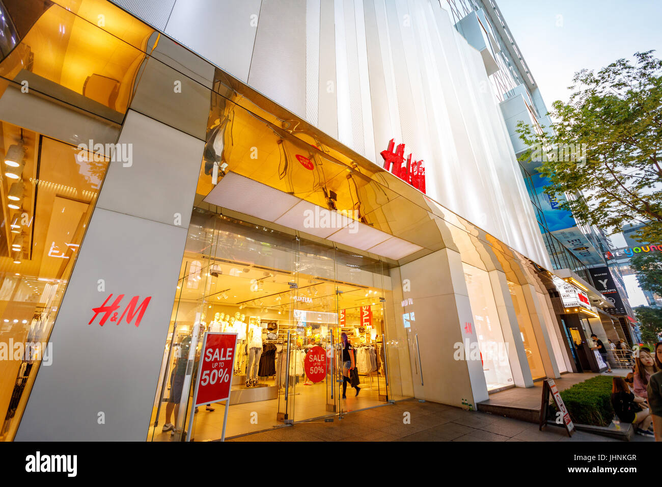 H&M tienda en Myeongdong distrito comercial en Jun 18, 2017 en la ciudad de  Seúl, Corea del Sur - Landmark Fotografía de stock - Alamy