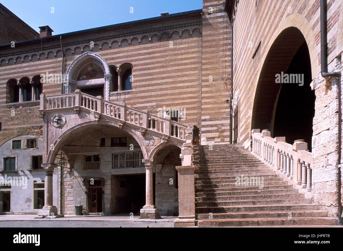 Verona (Italia), la escalera de la razón Palace Foto de stock