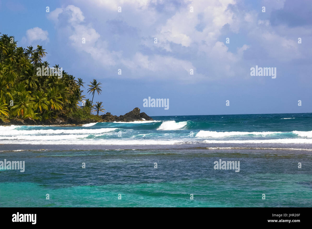 Isla Grande isla de la costa Caribe de Panamá Foto de stock