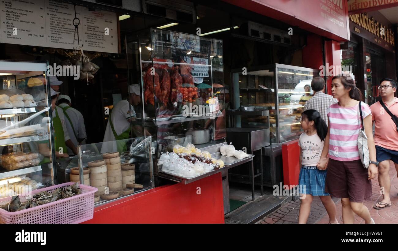 Los vendedores ambulantes los comerciantes del barrio chino de Bangkok, Tailandia, el Sudeste de Asia Foto de stock