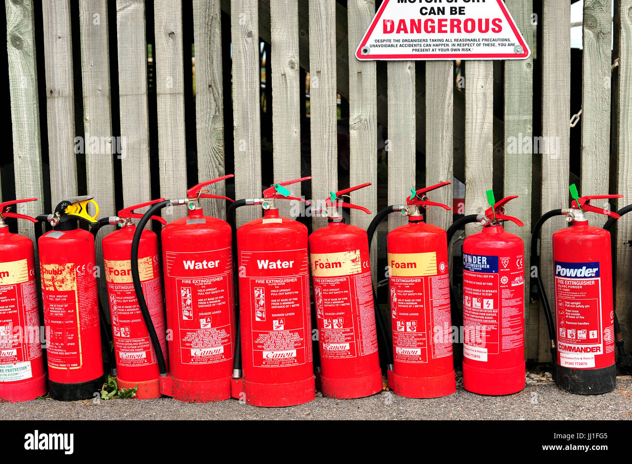 Fire extinguishers fotografías imágenes de alta resolución - Alamy