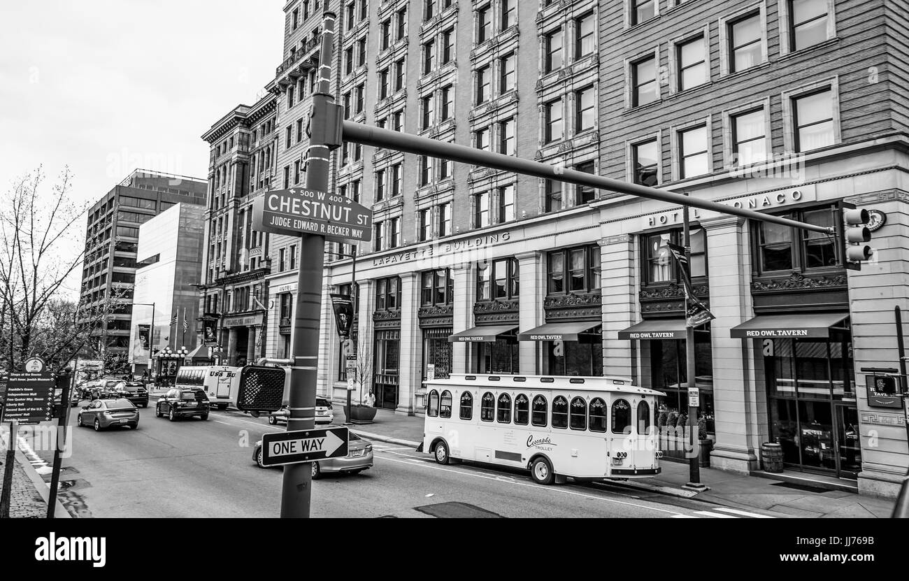 Construcción y Lafayette Hotel Monaco en Filadelfia - Filadelfia / Pennsylvania - Abril 6, 2017 Foto de stock