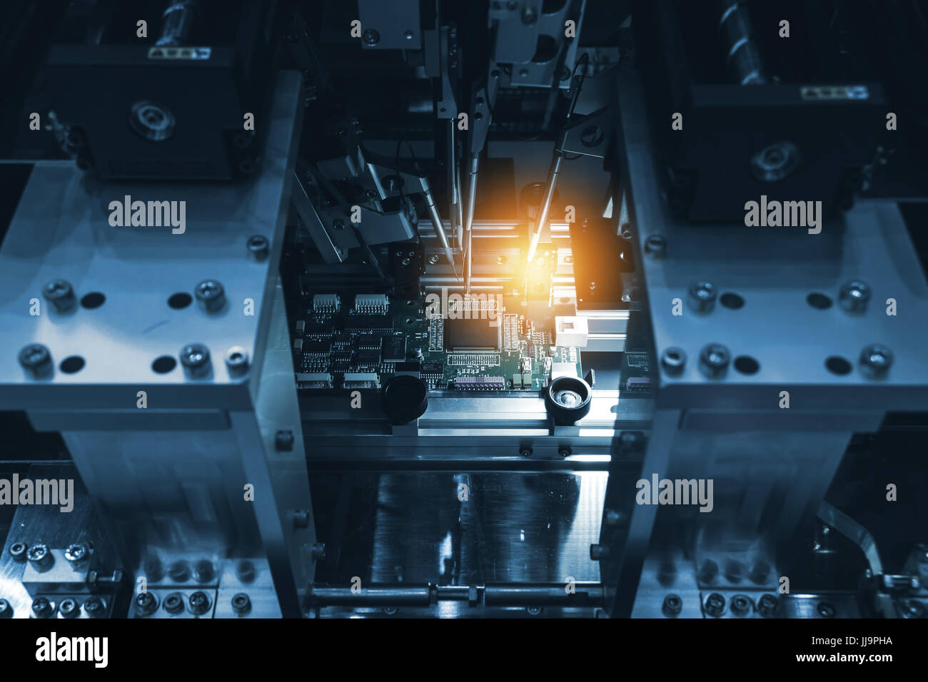 El enfoque selectivo a PCB circuito impreso. La automatización de la industria de máquinas de montaje de placa de circuitos de computadora en fábrica inteligente para equipo de producción compo Foto de stock