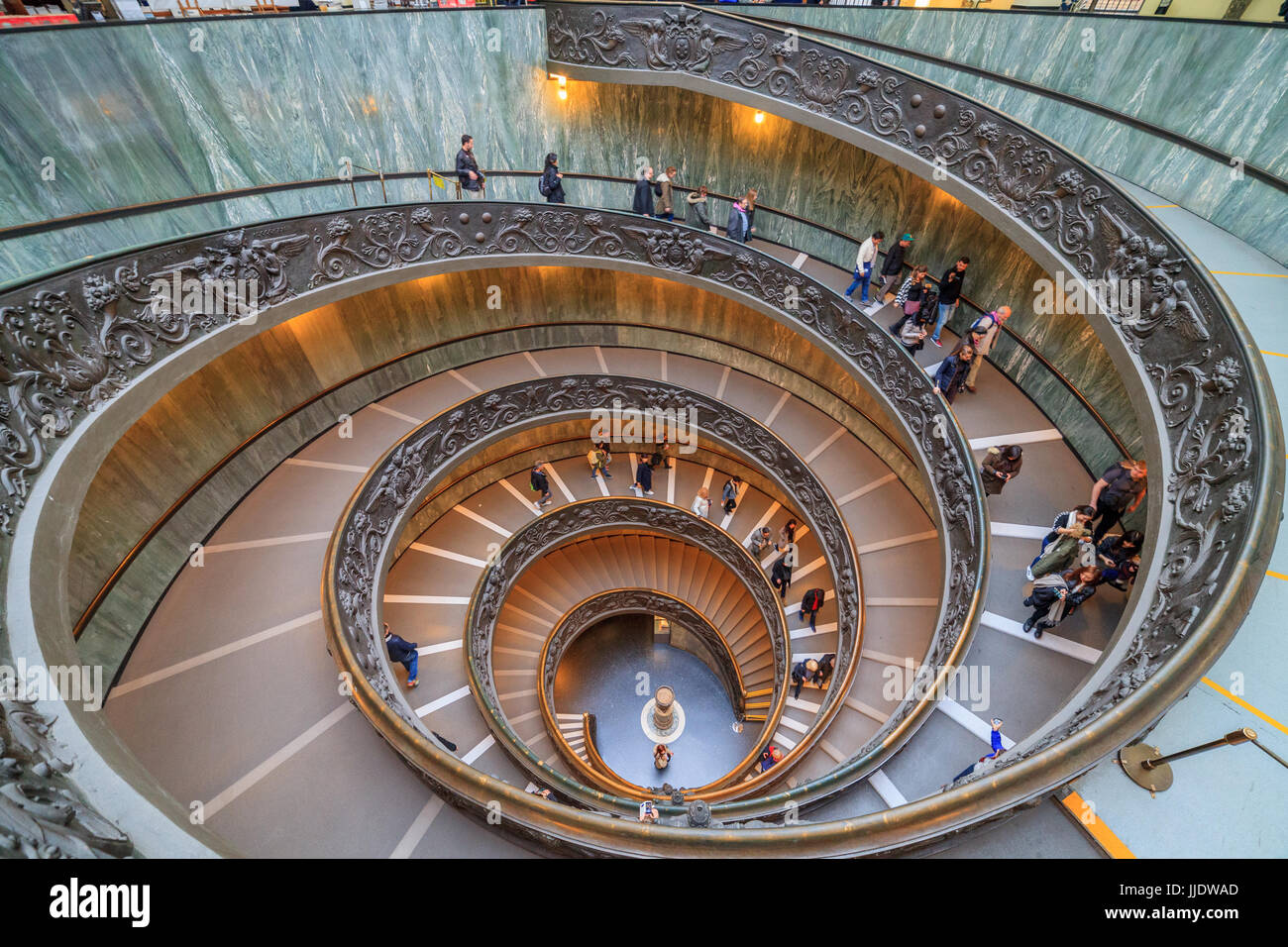 Escalera de caracol, Museos Vaticanos, Roma Foto de stock