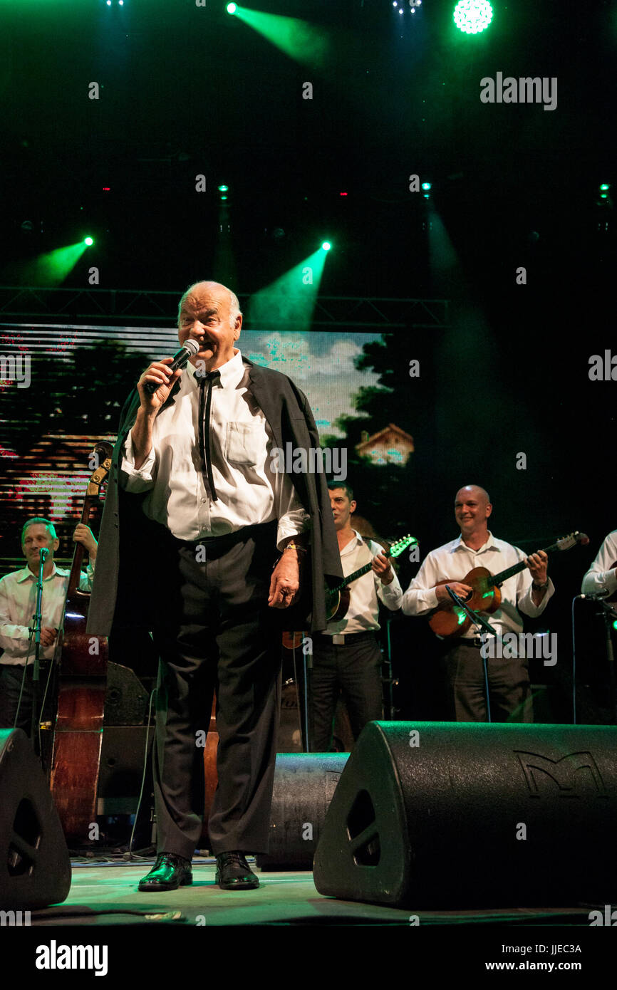 Tamburasi serbio fotografías e imágenes de alta resolución Alamy