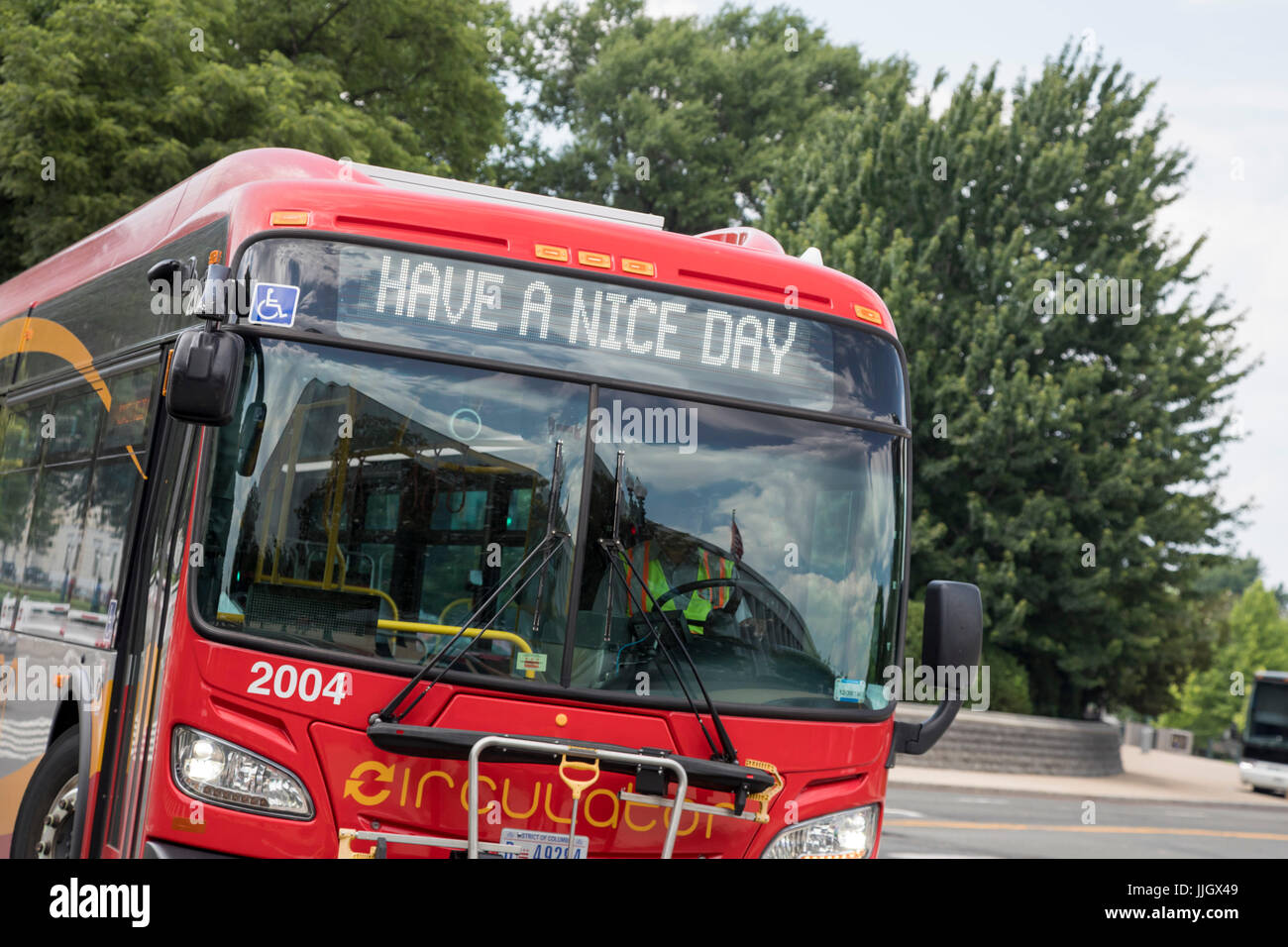 Washington, DC - Un bus deseos del público un "buen día". Foto de stock