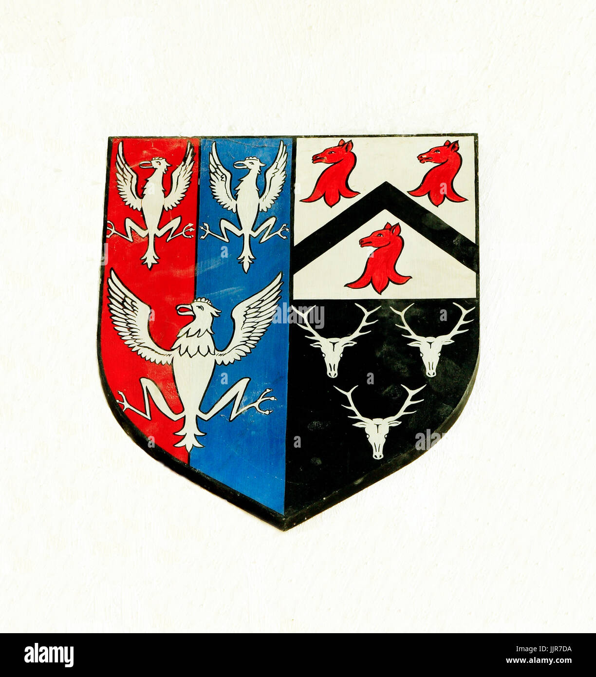 Escudo, Escudo de Armas, Conde de Leicester, heráldica, heráldica, aparece el águila, Flitcham, Norfolk, Inglaterra, Reino Unido, muestra tres águilas Foto de stock