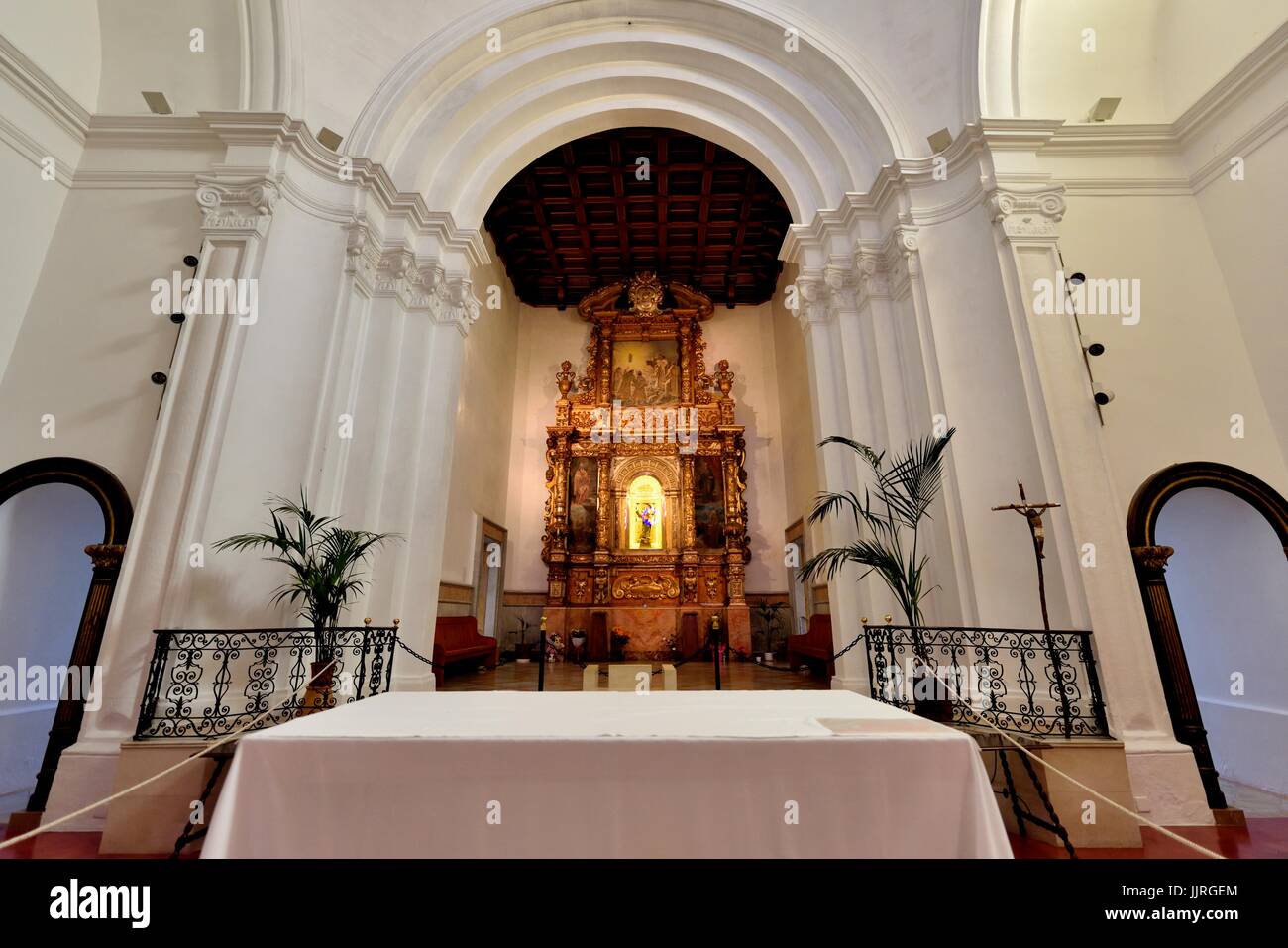 Santuario de la Virgen del Toro interior fotos de la iglesia en la cima del monte Toro menorca españa Foto de stock