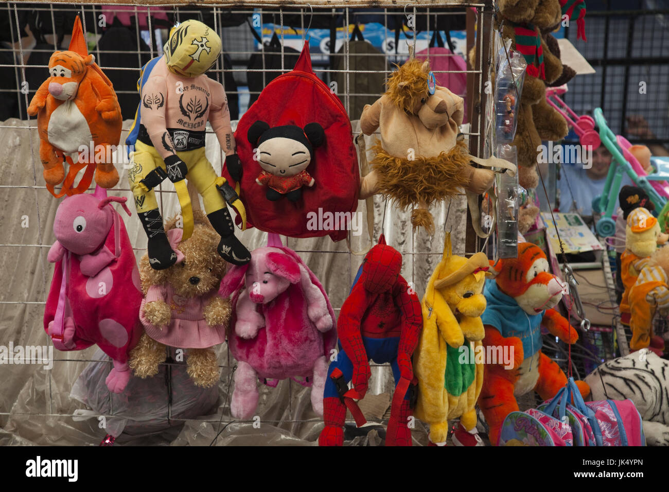 Argentina, Provincia de Salta, Salta, Mercado Central, el mercado de  juguetes de peluche Fotografía de stock - Alamy