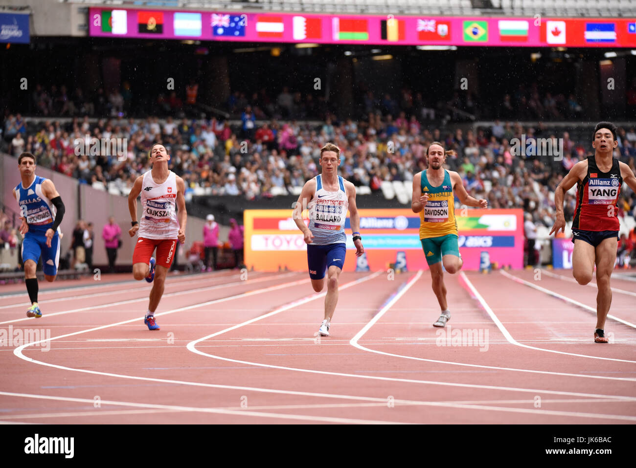Graeme Ballard avanzó a la final de 100m T36 en el Mundial de Atletismo de Pará en el estadio de Londres Foto de stock