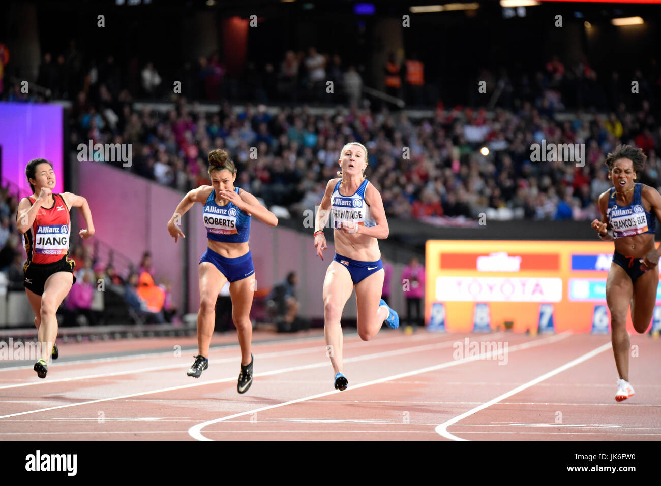 Georgie Ermita llegó primero en los 100 m T37 en el mundo para atletismo en el estadio de Londres Foto de stock