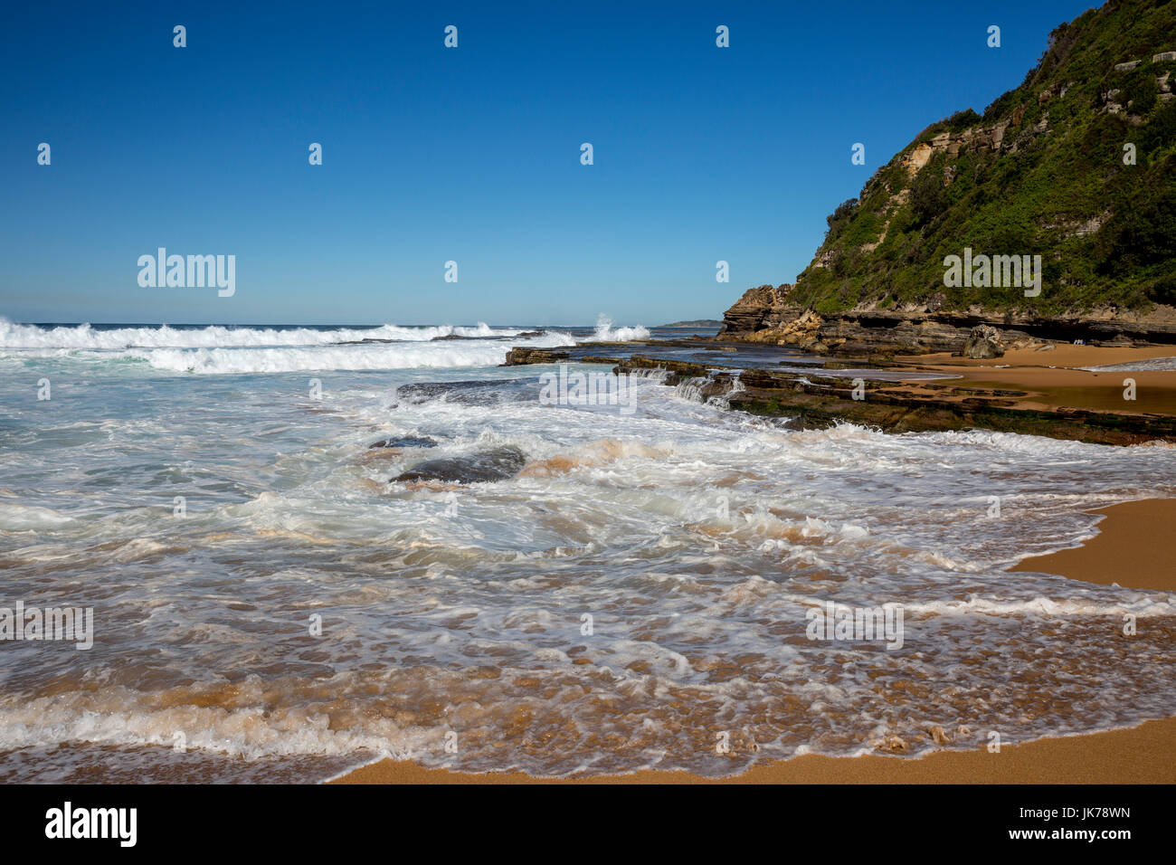 Playa Turimetta inviernos en un día, una de las playas del norte de Sydney, New South Wales, Australia Foto de stock