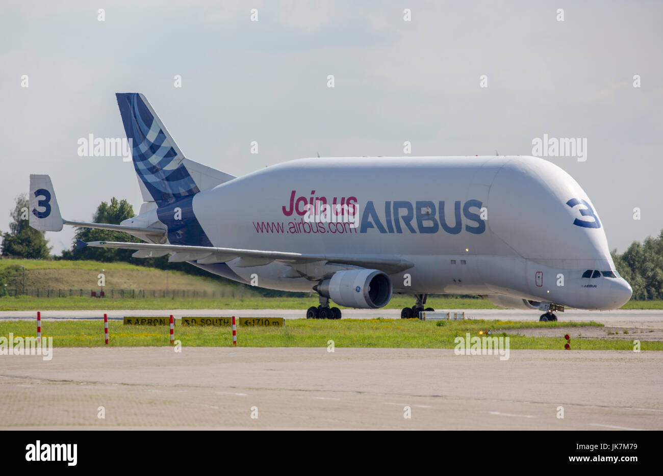 El Airbus A300-600ST, conocido como el "Beluga" por su singular parecido con el rorcual menor dispone de una de las mejores bodegas de toda aeronave Foto de stock