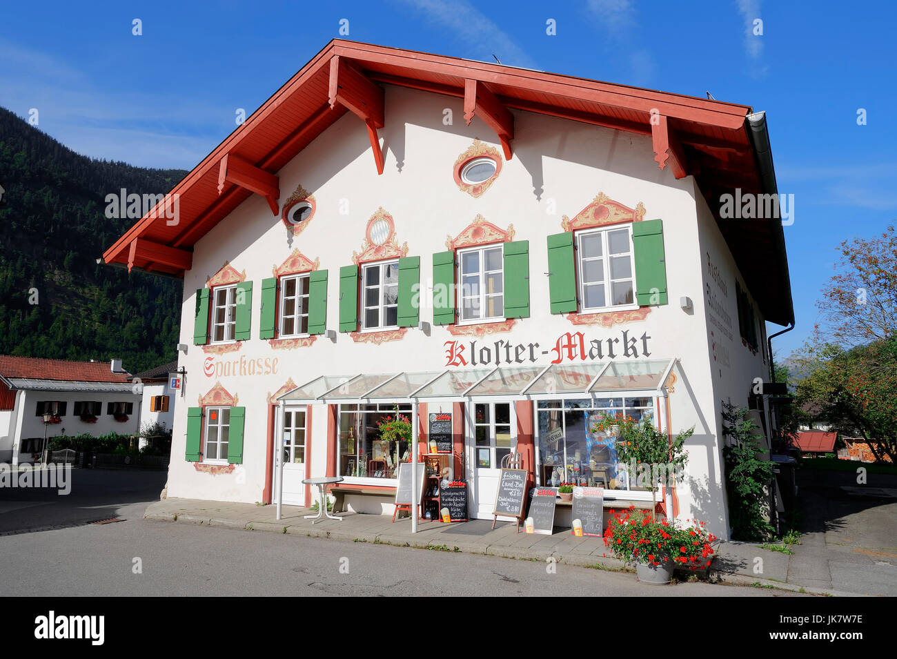 Shop 'Kloster-Markt', Ettal, Baviera, Alemania / monasterio mercado | Geschaeft 'Kloster-Markt', Ettal, Bayern, Deutschland Foto de stock