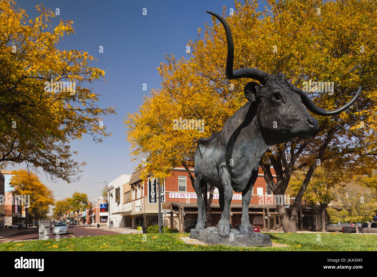 Estados Unidos, Kansas, Dodge City, la estatua de la dirección, el Capitan, monumento a unidades catlle Foto de stock