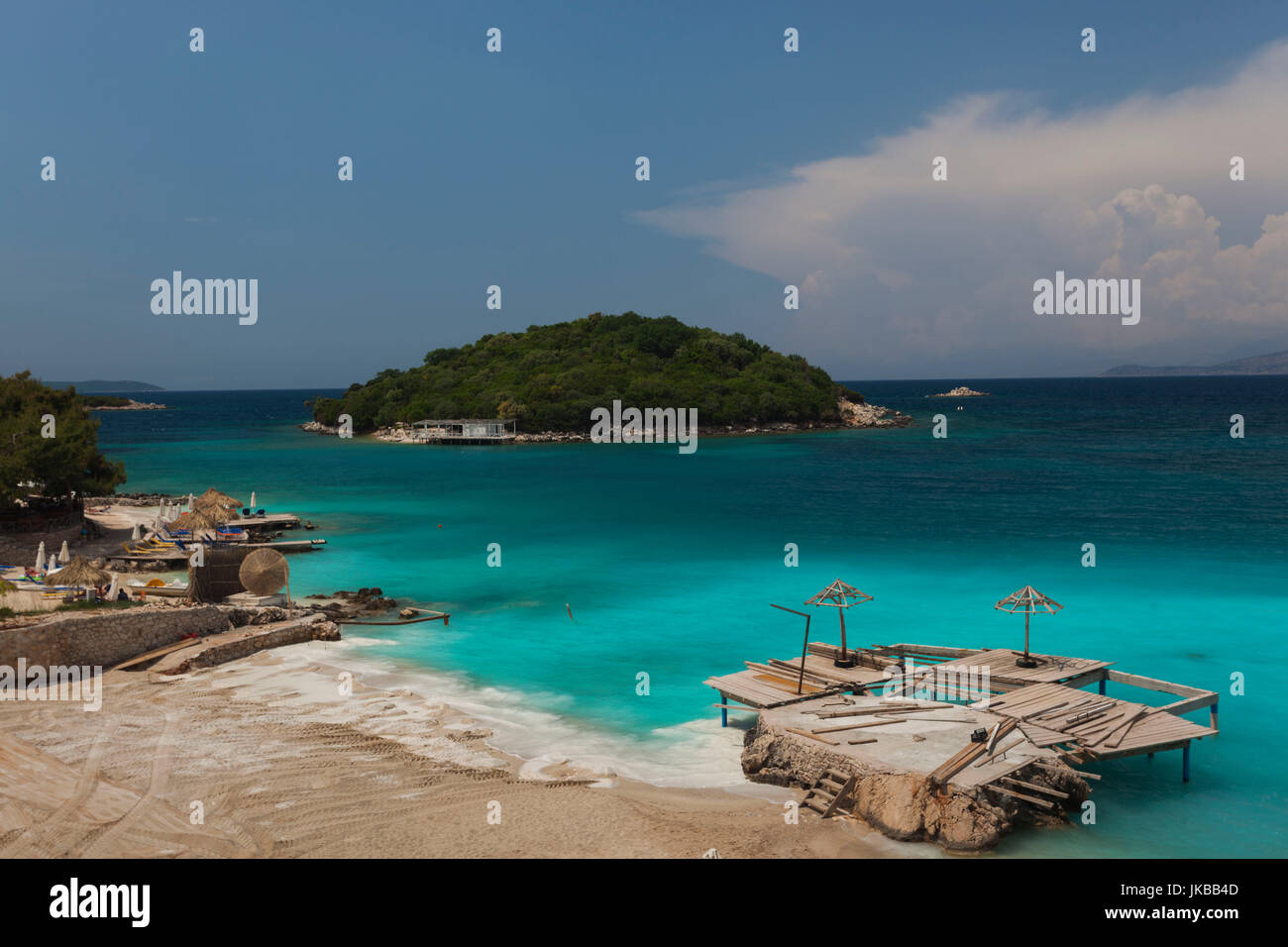 Albania, Riviera albanesa, Ksamil, town beachfront Fotografía de stock