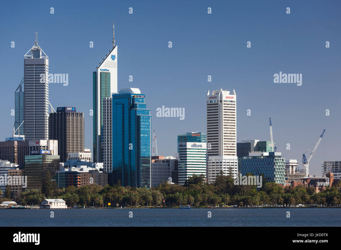 Australia, Australia Occidental, Perth, el horizonte de la ciudad desde el río Swan, mañana Foto de stock