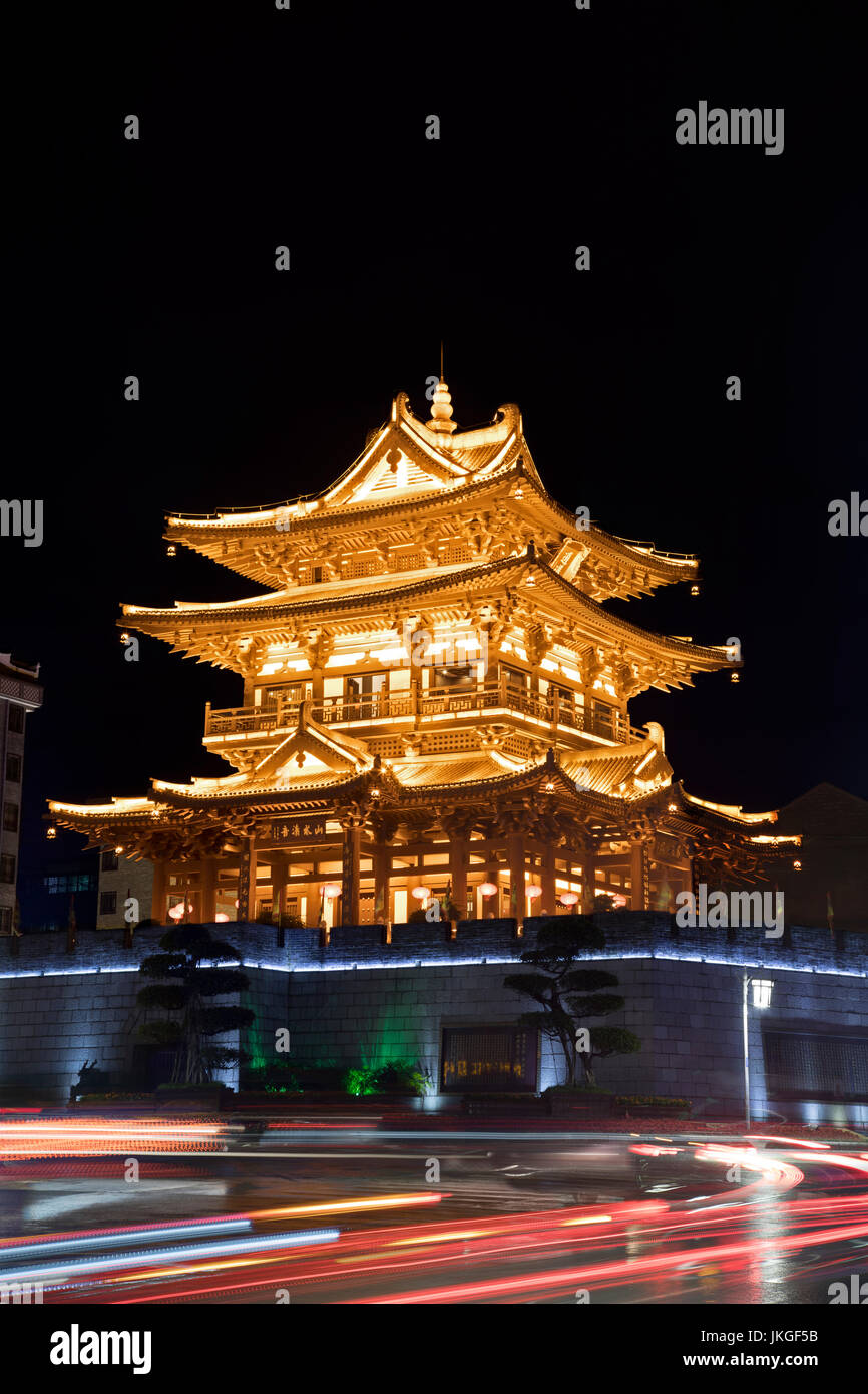 El Guilin Tower está situado en el corazón del centro de la ciudad de Guilin. La Provincia China de Guangxi Foto de stock