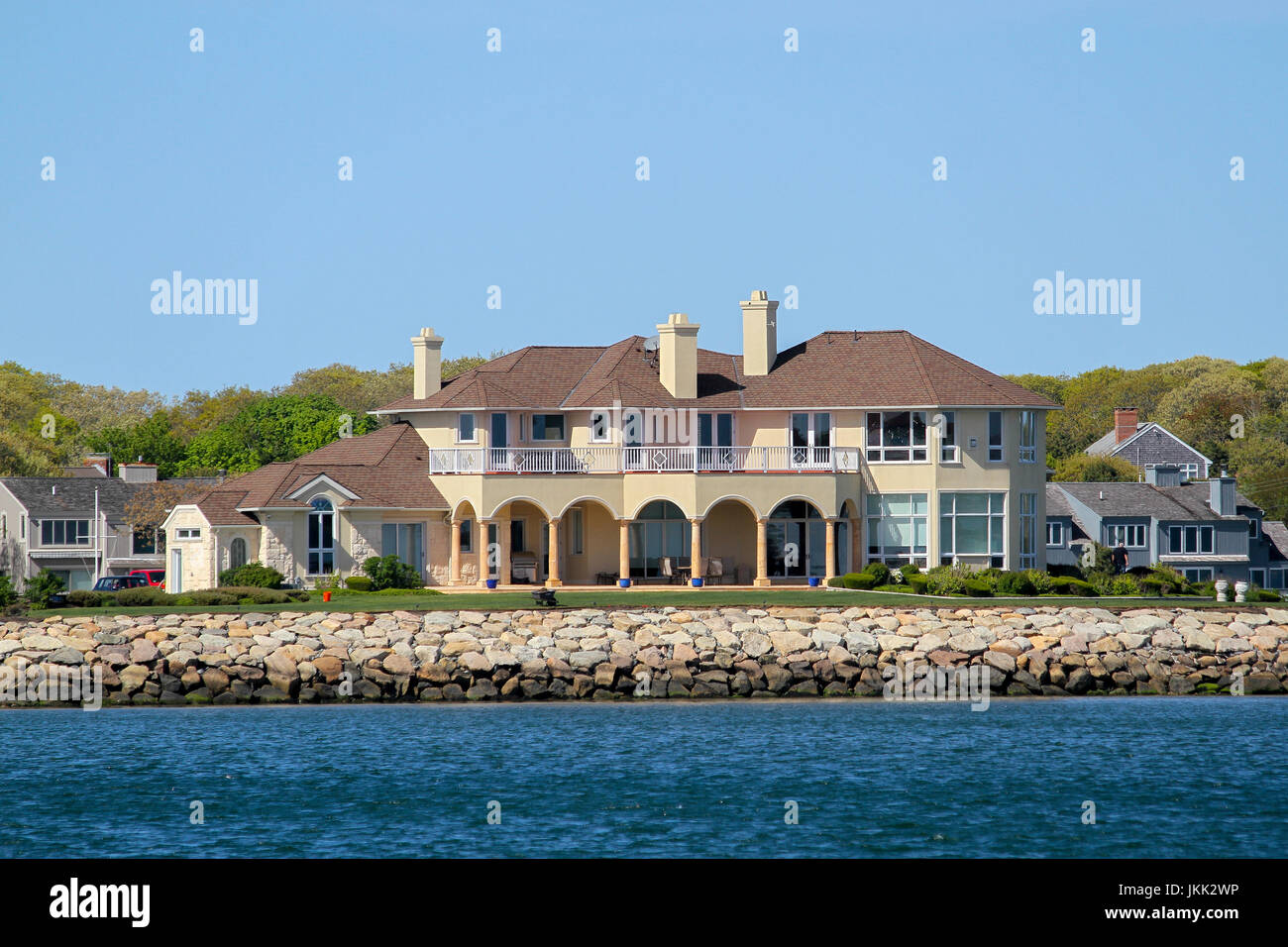 Una gran casa en Hyannis Harbor, en Cape Cod, Massachusetts, Estados Unidos, América del Norte. Sólo para uso editorial. Foto de stock