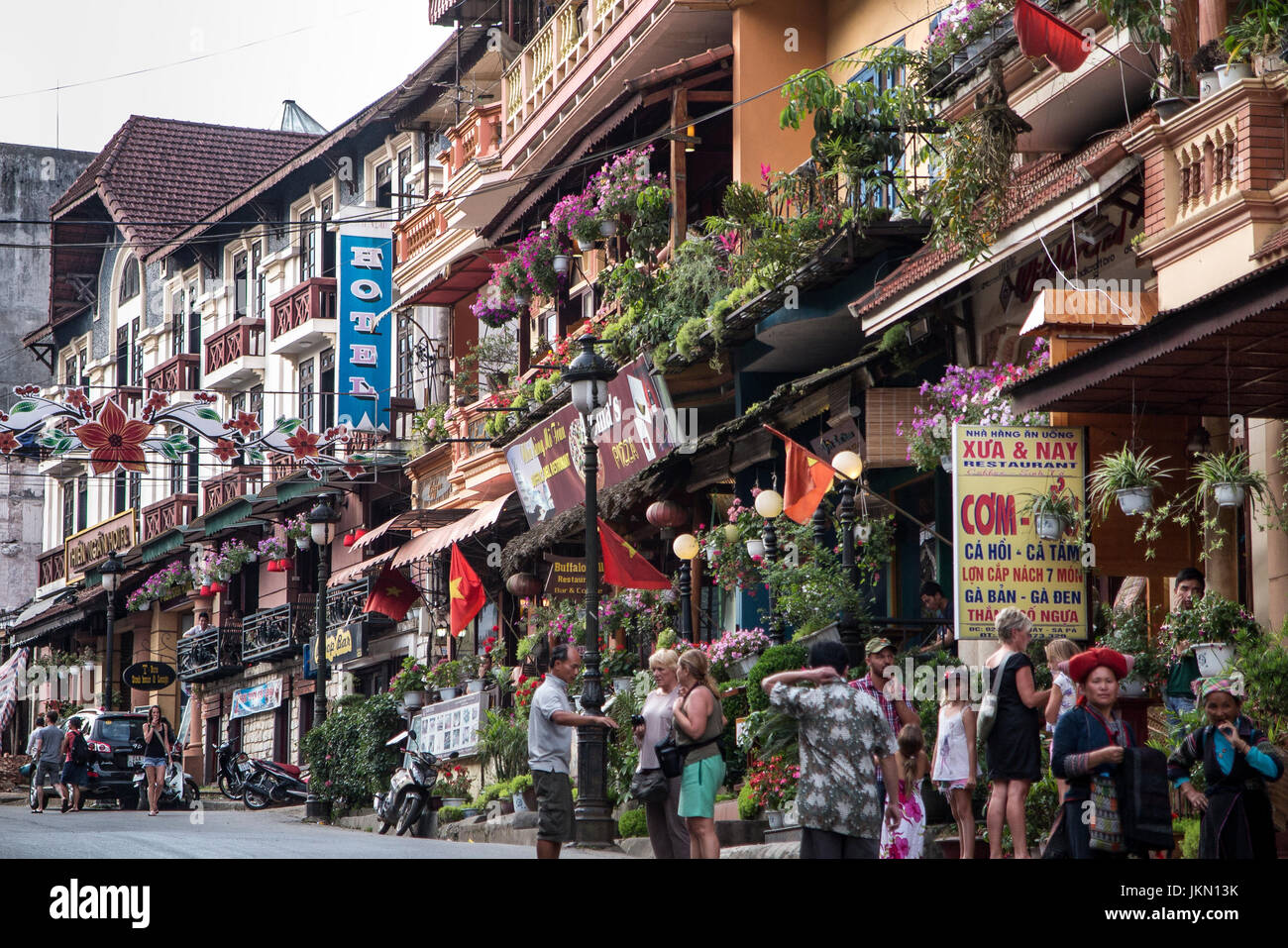 Escena de una calle de la ciudad Lago Sapa Vietnam Foto de stock