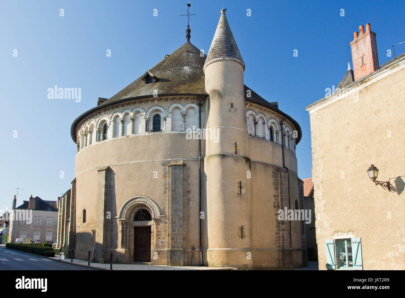 Francia, Indre (36), le Berry, de Neuvy-Saint-Sépulchre, étape sur le Chemin de Saint-Jacques de Compostelle sur la voie de Vézelay, la Basilique Saint-Ét Foto de stock